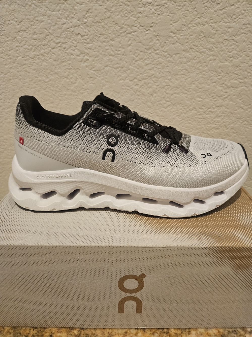 NEW On Cloud Tilt